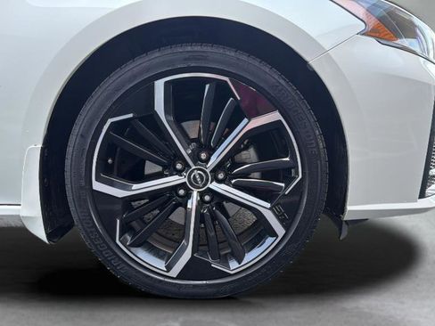 Certified 2023 Nissan Altima 2.5 SR w/ SR Premium Package image 12