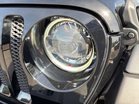 Used 2023 Jeep Wrangler Unlimited Sport AWD/4WD image 9