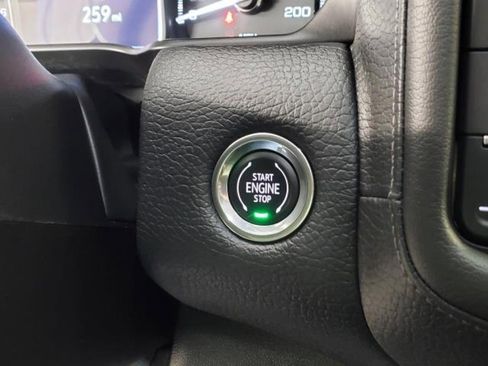 Used 2021 GMC Yukon Denali w/ Denali Premium Package image 33