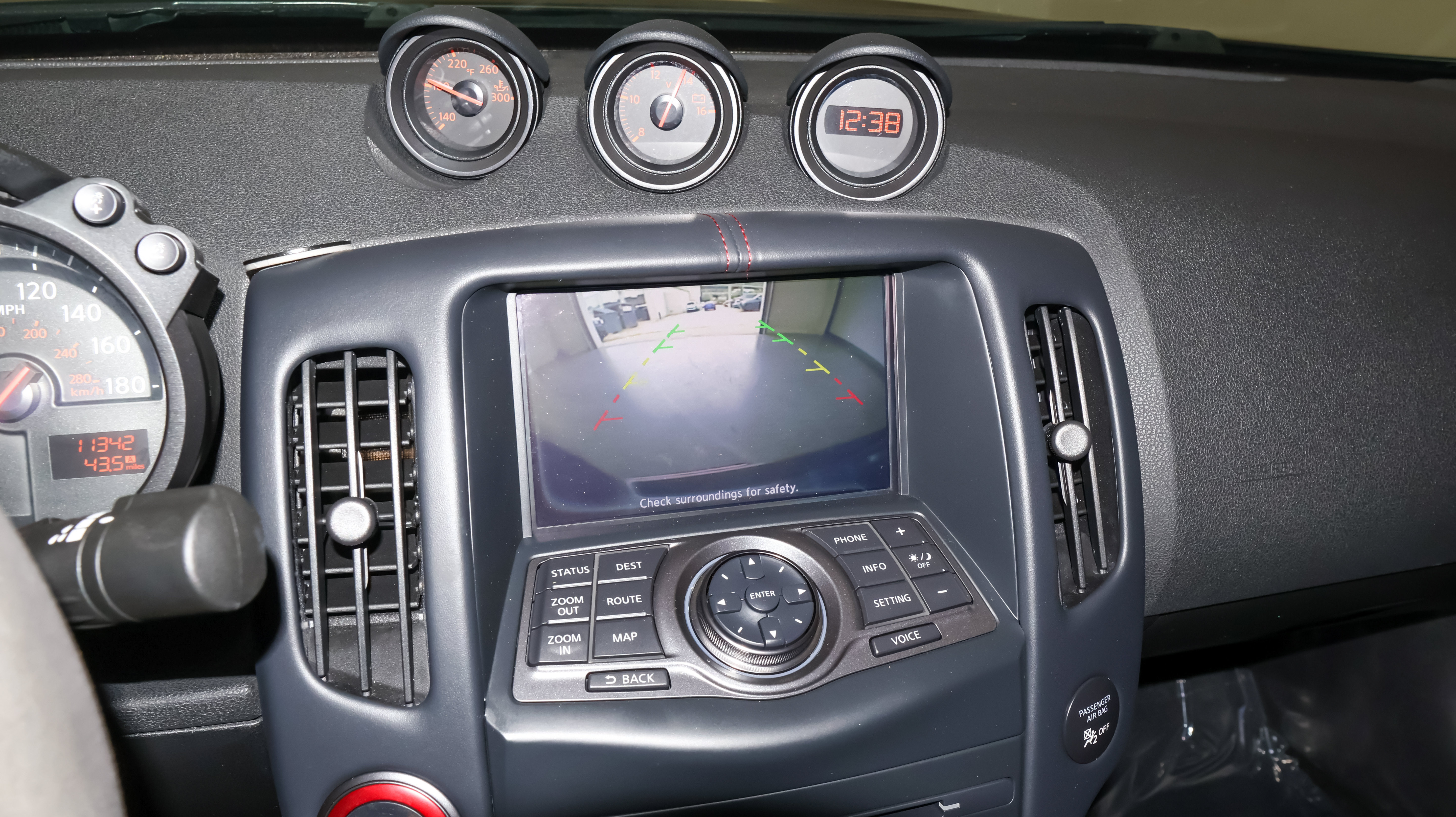 Used 2020 Nissan 370Z NISMO RWD image 21