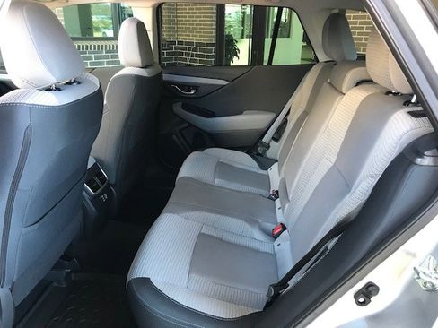 Certified 2025 Subaru Outback Premium w/ Popular Package #1A image 7