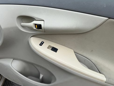 Used 2009 Toyota Corolla FWD image 40