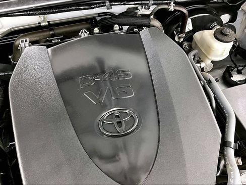 Used 2023 Toyota Tacoma SR5 RWD image 31