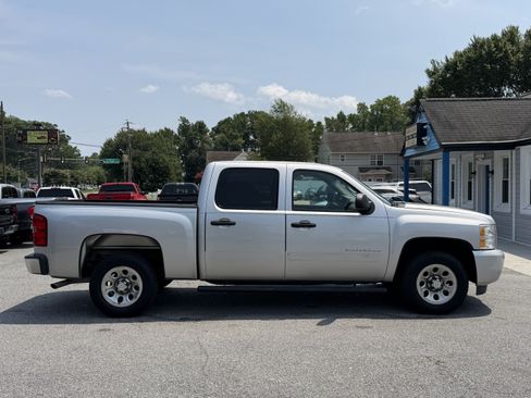 Used 2010 Chevrolet Silverado 1500 LS RWD image 4