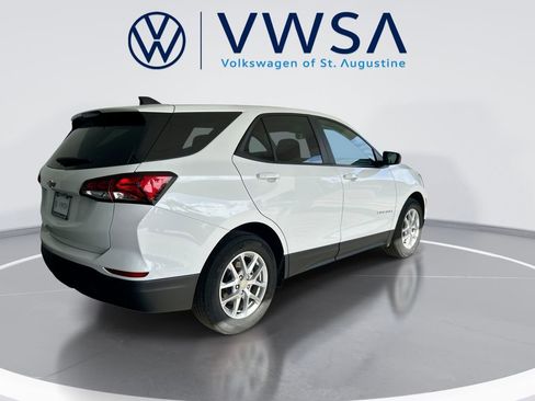Used 2022 Chevrolet Equinox LS w/ LS Convenience Package FWD image 8