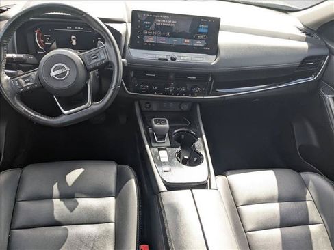 Used 2024 Nissan Rogue SL FWD image 16