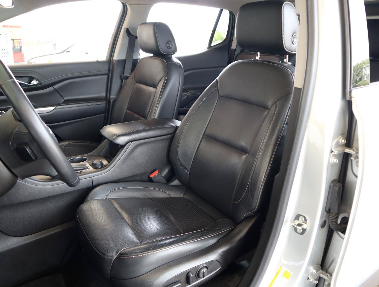 Used 2019 GMC Acadia SLT FWD image 14