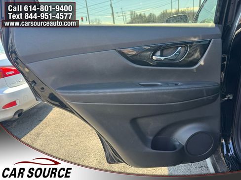 Used 2019 Nissan Rogue SL image 22