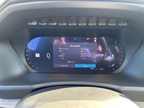 New 2026 Volvo XC90 B6 Plus w/ Protection Package Premier image 16