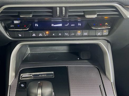 Certified 2025 MAZDA CX-90 Plug-In Hybrid w/Premium Sport image 22