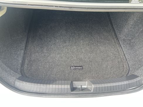 Used 2023 Volkswagen Jetta SE w/ Panoramic Sunroof Package FWD image 29