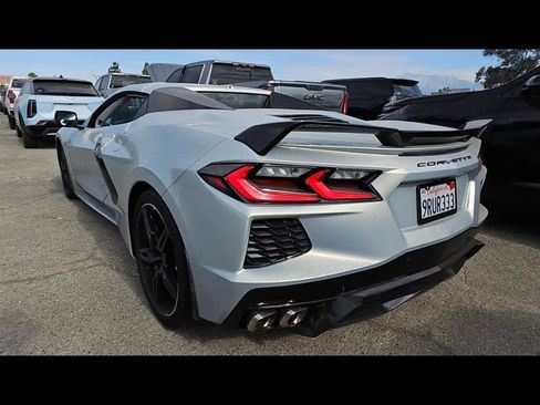 Used 2021 Chevrolet Corvette Stingray Premium Conv w/ Z51 Performance Package RWD image 5