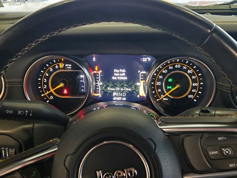 Used 2022 Jeep Wrangler Unlimited Sahara image 17