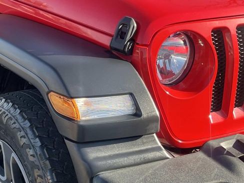 Used 2019 Jeep Wrangler Sport image 6