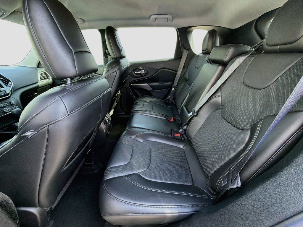 Used 2020 Jeep Cherokee Limited FWD image 23