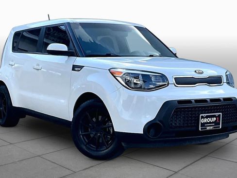 Used 2014 Kia Soul FWD image 2