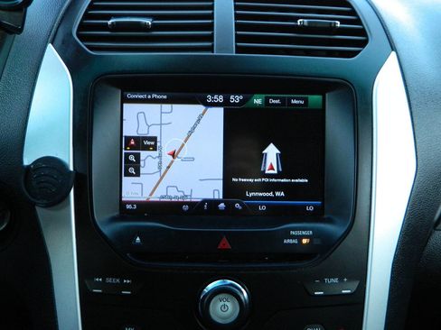 Used 2013 Ford Explorer XLT image 22