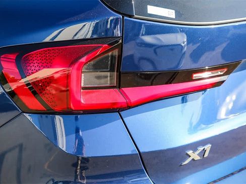 Used 2024 BMW X1 xDrive28i w/ Convenience Package image 8