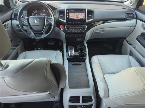 Used 2016 Honda Pilot Touring image 25