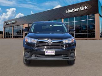 Used 2016 Toyota Highlander LE video 2