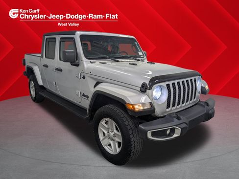 Used 2022 Jeep Gladiator Sport AWD/4WD image 1