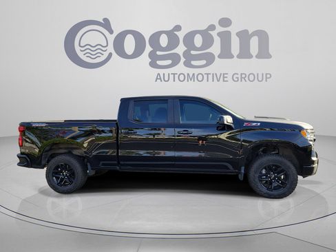 Used 2024 Chevrolet Silverado 1500 LT Trail Boss w/ Convenience Package II AWD/4WD image 4