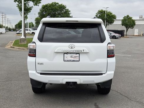 Used 2024 Toyota 4Runner SR5 AWD/4WD image 4