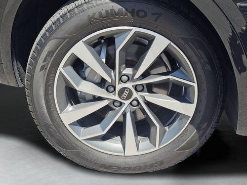 Used 2022 Audi Q5 2.0T Premium w/ Convenience Package AWD/4WD image 17