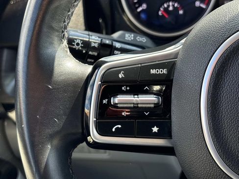 Used 2022 Kia Carnival SX image 27