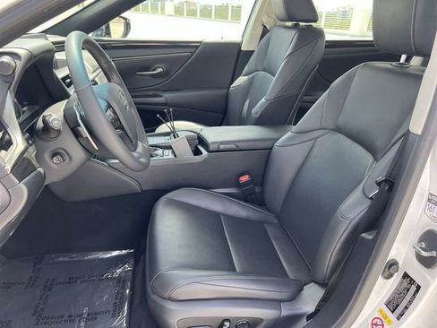 Used 2019 Lexus ES 350 w/ Premium Package image 11