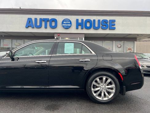 Used 2015 Chrysler 300 C image 38