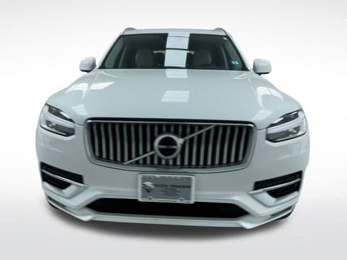 Certified 2024 Volvo XC90 B6 Plus image 19