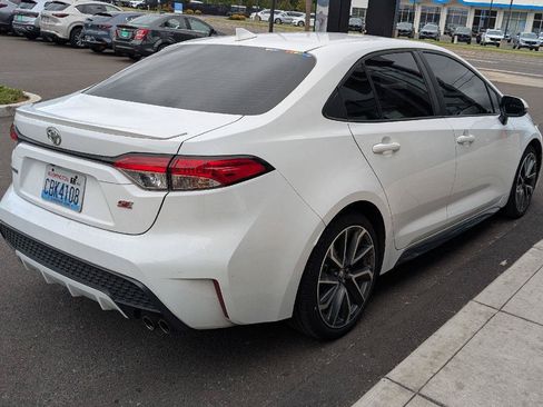 Used 2022 Toyota Corolla SE w/ SE Premium Package FWD image 5