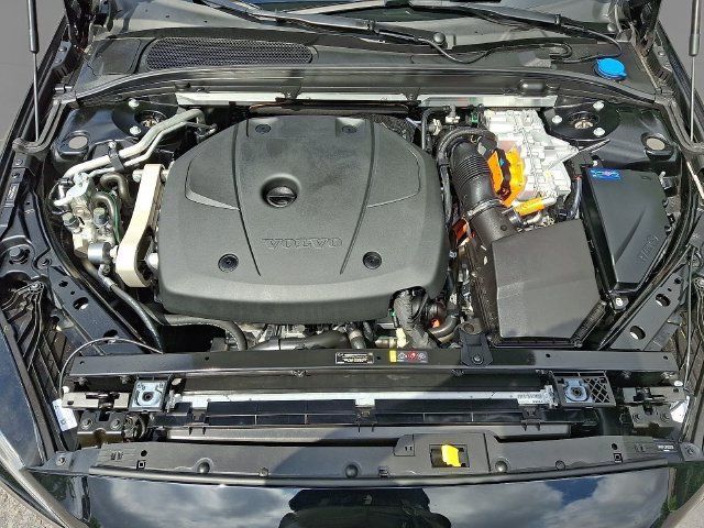 Used 2023 Volvo S60 T8 Plus AWD/4WD image 28