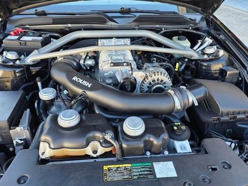 Used 2006 Ford Mustang GT RWD image 9