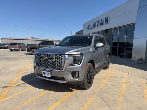 Used 2023 GMC Yukon Denali AWD/4WD image 3