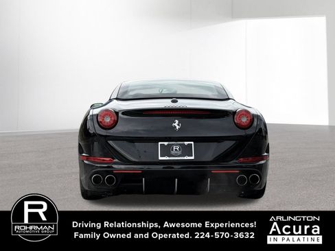 Used 2015 Ferrari California T RWD image 4