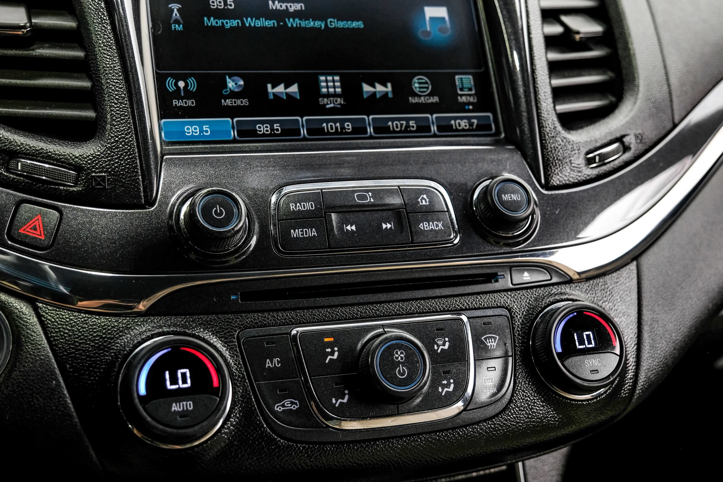 Used 2018 Chevrolet Impala Premier FWD image 28