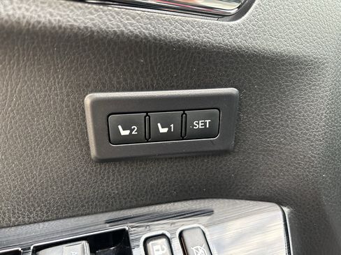 Certified 2018 Toyota RAV4 Limited image 17