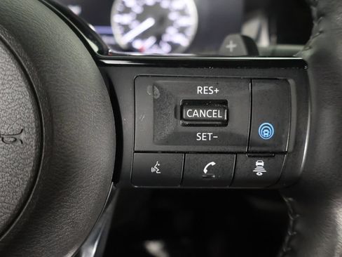 Used 2023 Nissan Pathfinder SL AWD/4WD image 41