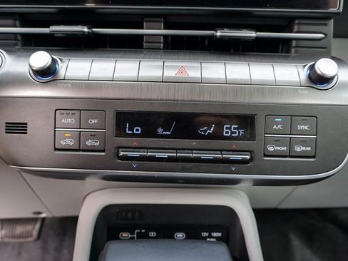 Used 2025 Hyundai Kona SEL image 17