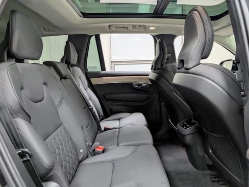 Used 2025 Volvo XC90 B5 Plus w/ Protection Package Premier image 27