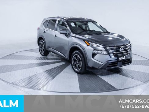 Used 2024 Nissan Rogue SV image 14