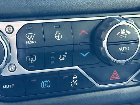 Used 2024 Jeep Wrangler High Altitude image 21