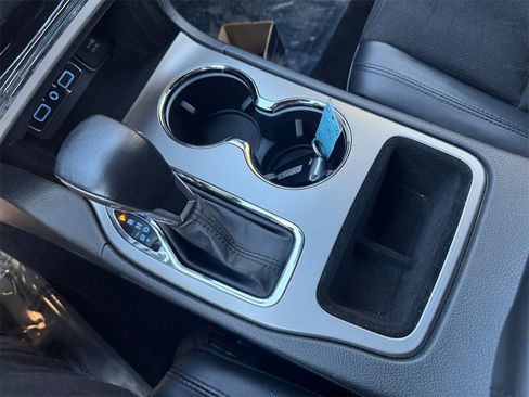 Used 2020 Jeep Grand Cherokee Altitude image 23