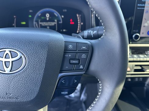 Certified 2025 Toyota Camry SE image 20