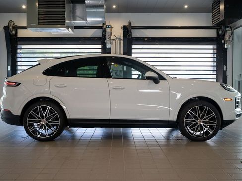 New 2025 Porsche Cayenne Coupe image 7