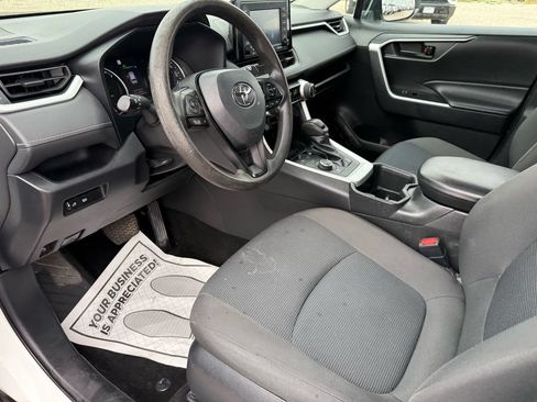 Used 2022 Toyota RAV4 LE AWD/4WD image 32