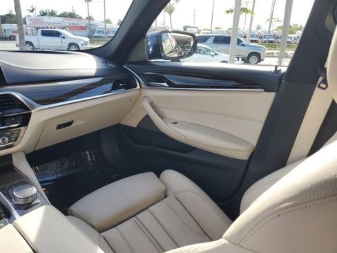 Used 2018 BMW 540i RWD image 16