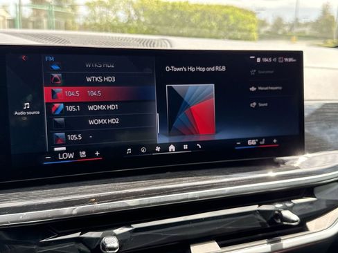 Used 2025 BMW X6 M60i w/ Executive Package image 15